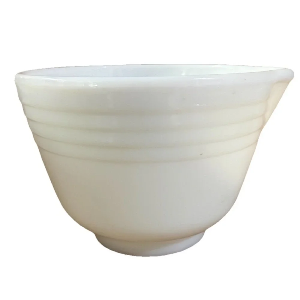 Vintage‎ Pyrex Hamilton Beach Milk Glass Ribbed Mixing Bowl with Spout